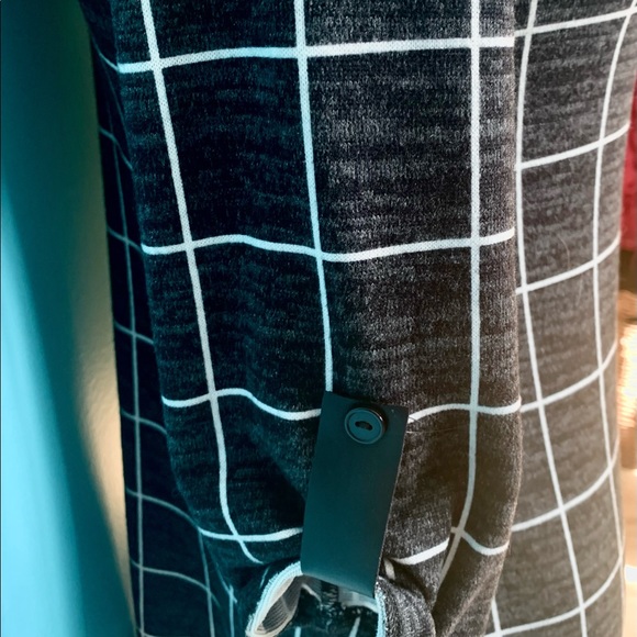 Black long top - Picture 3 of 4